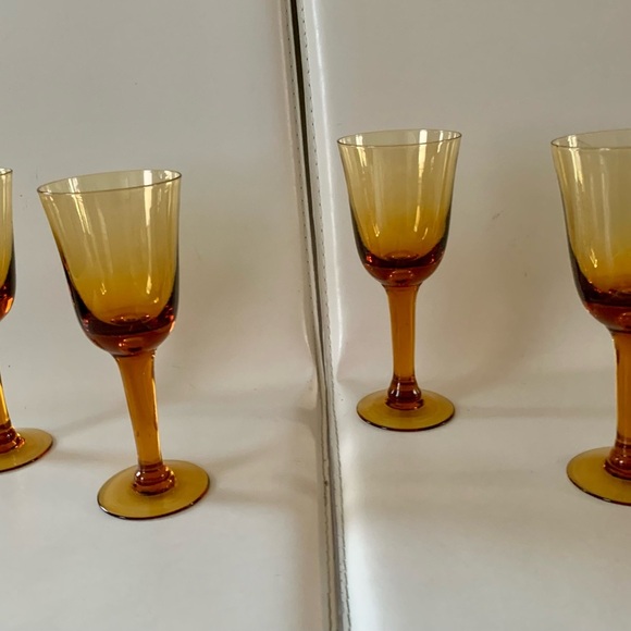 1970 Honey Amber Hand blown Stemmed Wine Goblet Glasses Of 4 - Picture 11 of 12